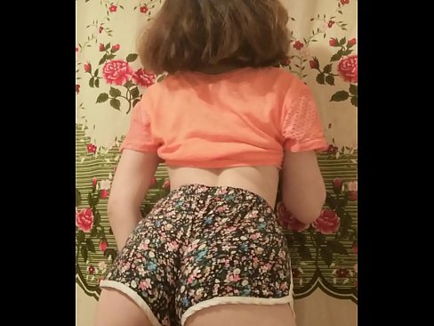 ❤️ מותק צעיר סקסי פושט את המכנסיים הקצרים במצלמה ❤️ פורנו אצלנו iw.ladyxxxporno.ru ❤