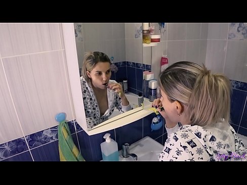 ❤️ פריצה עם צעירים בפיג'מה מסתיימים אוראלי בהצטיינות בתחת - לי שחור ❤️ פורנו אצלנו iw.ladyxxxporno.ru ❤